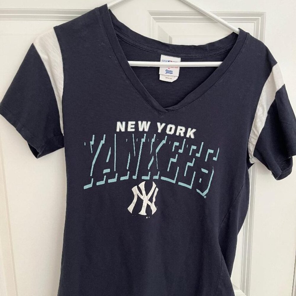 NY Yankees Women's T-Shirt - Size: L